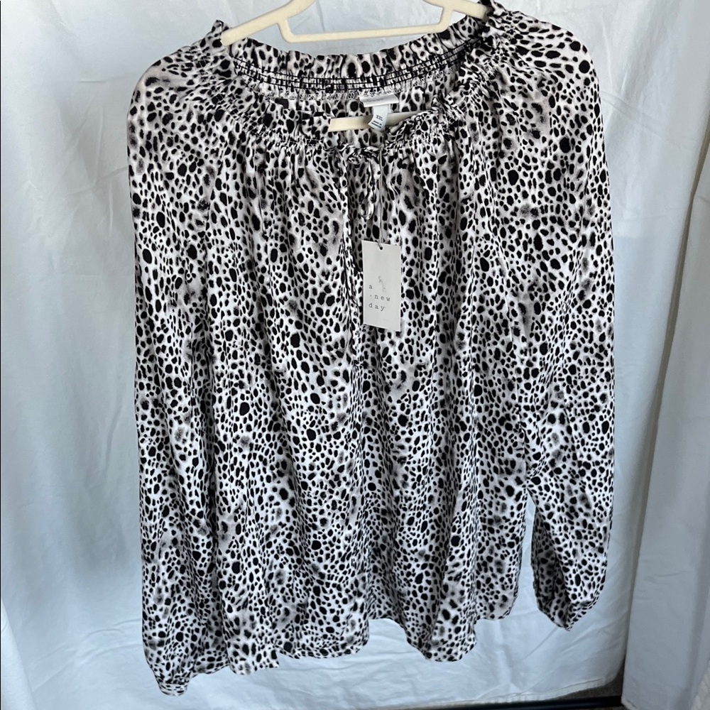 A New Day Animal Print Peasant Top M & XXL NWT